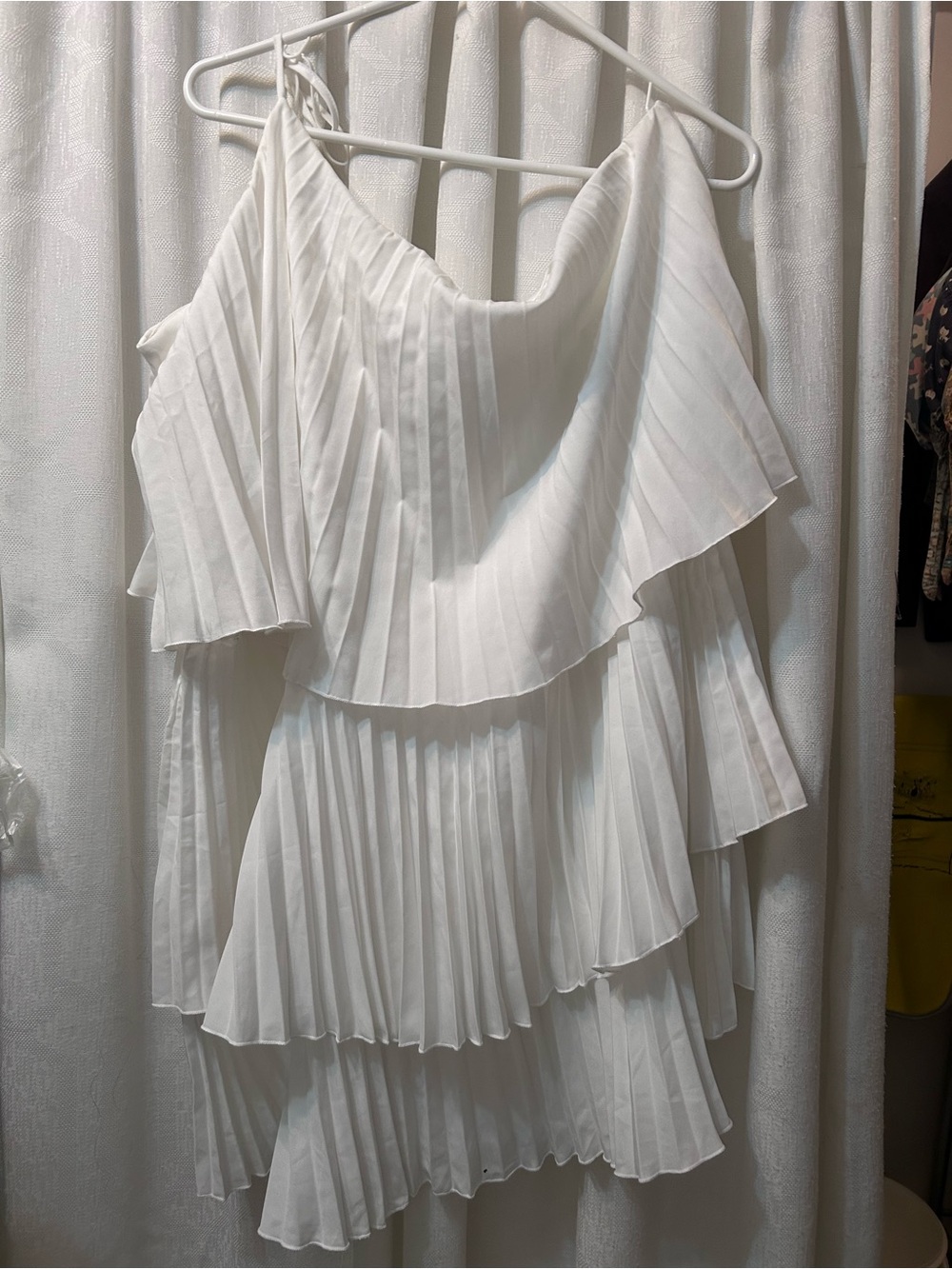 Boohoo White One-Shoulder Pleated Tiered Dress